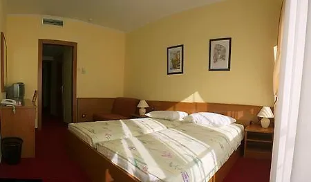 ホテル Hotel Pula