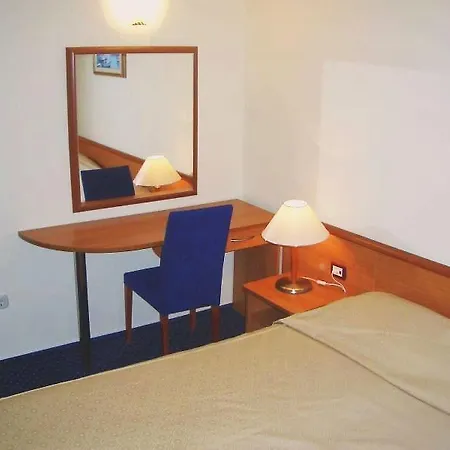 ホテル Hotel Pula