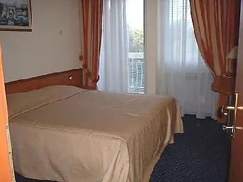 Hotel Pula ホテル