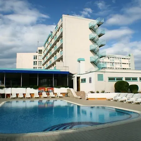 Hotel Pula Πούλα