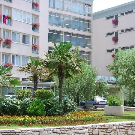 Hotel Pula 3*