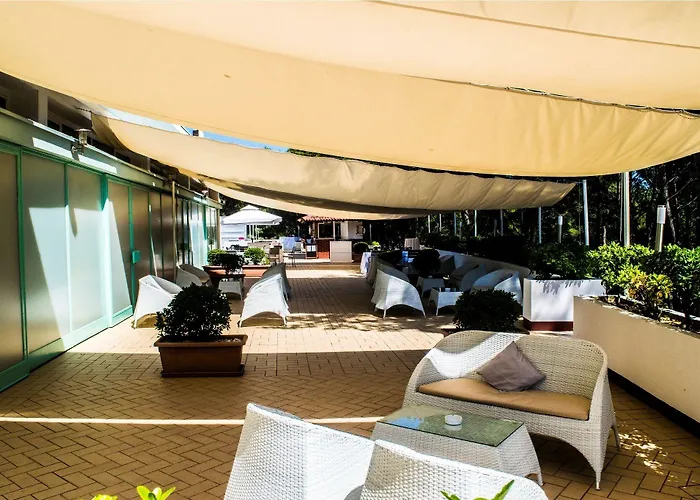 Hotel Pula 호텔 3*