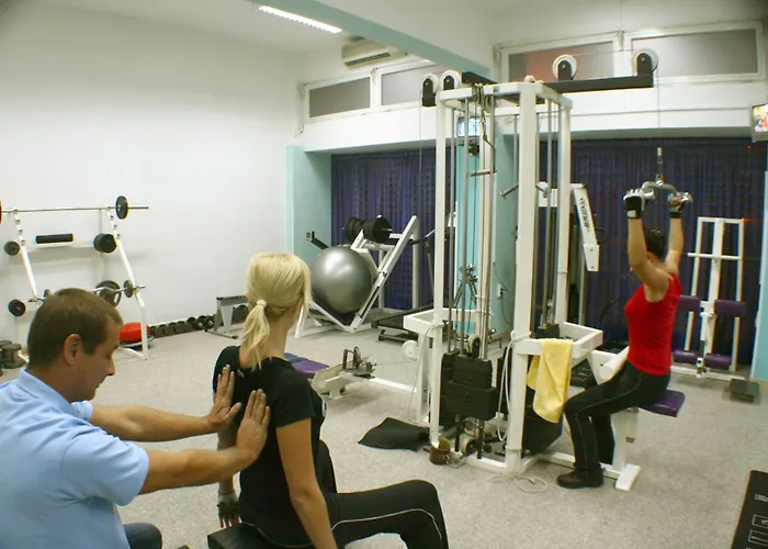 호텔 Hotel Pula 3*