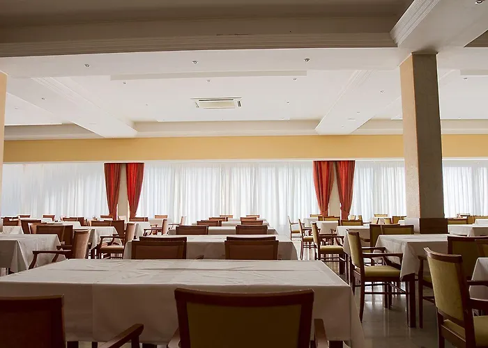 호텔 Hotel Pula 3*