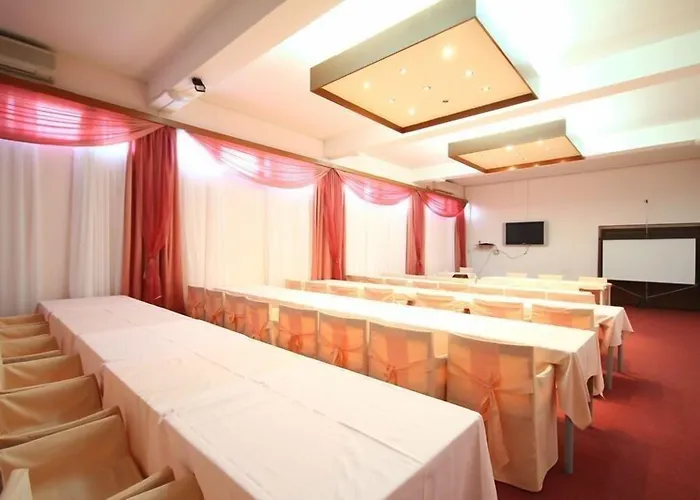 Hotel Pula 3* 풀라