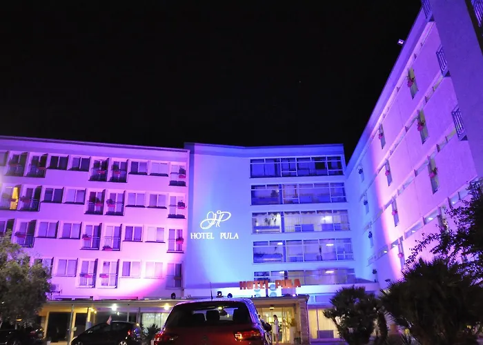 Hotel Pula 호텔 3*