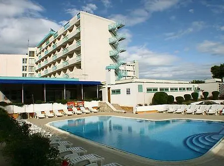 Hotel Pula מלון 3*