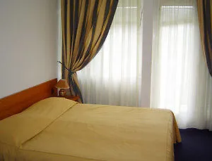Hotel Pula بولا